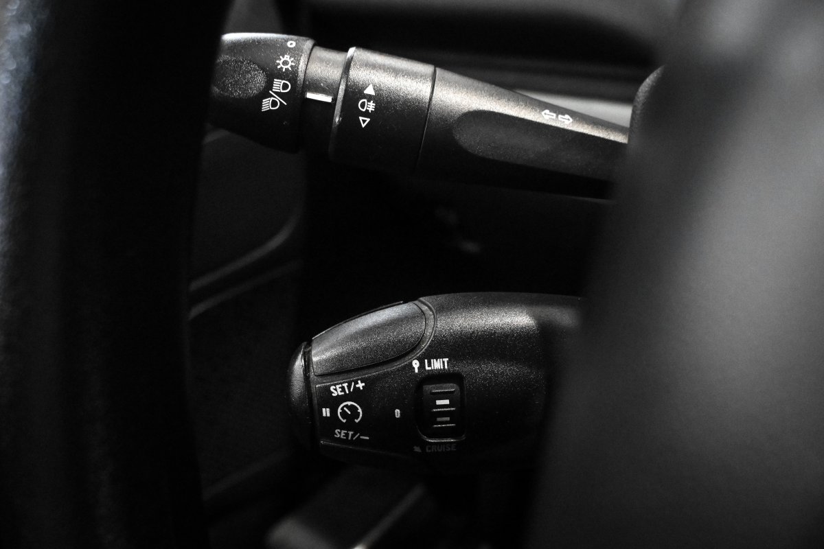 Foto Peugeot 208 19