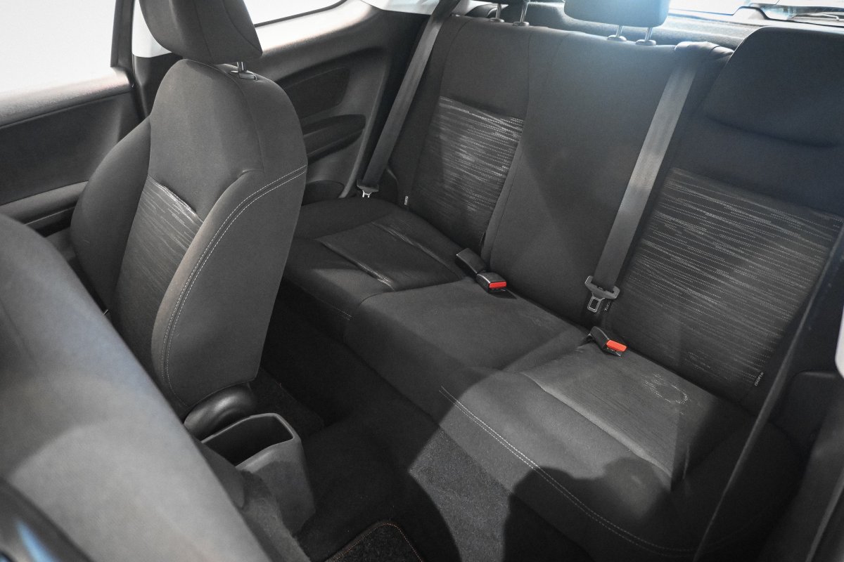 Foto Peugeot 208 11