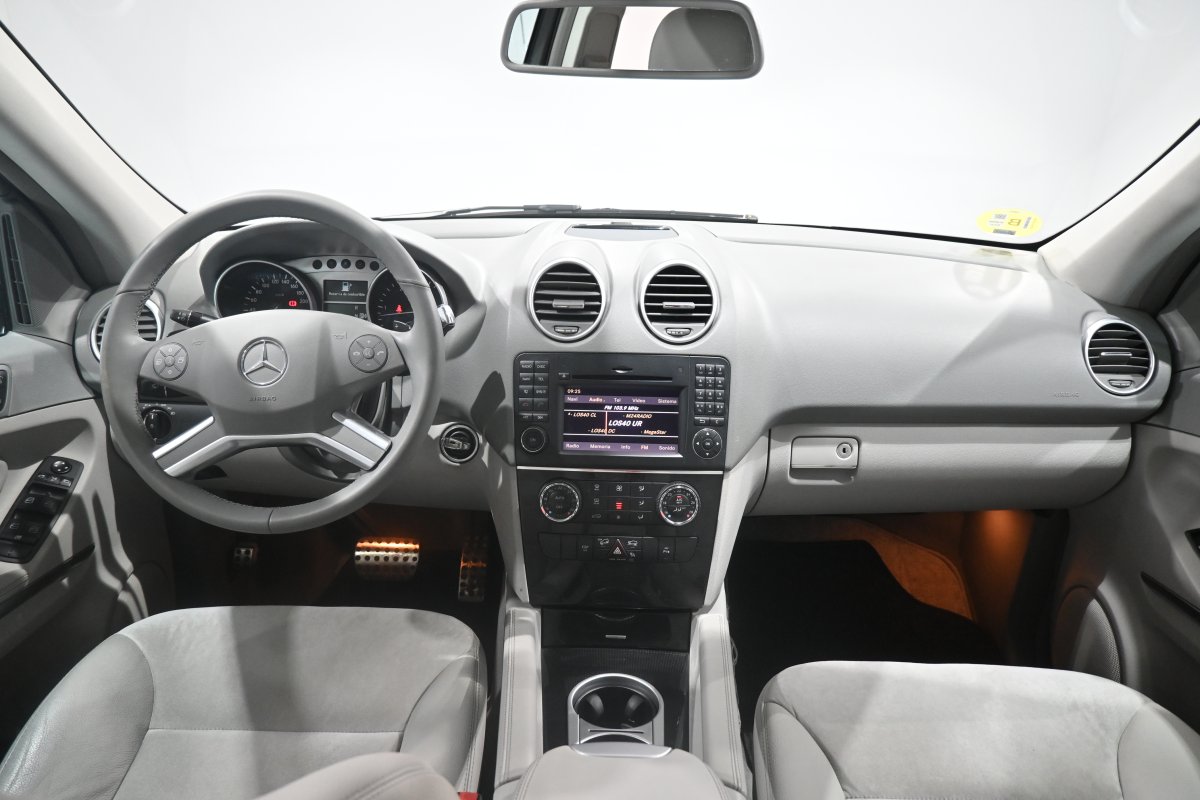 Foto Mercedes-Benz ML 15