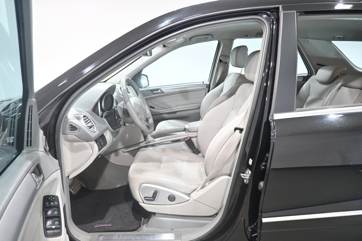 Foto Mercedes-Benz ML 10