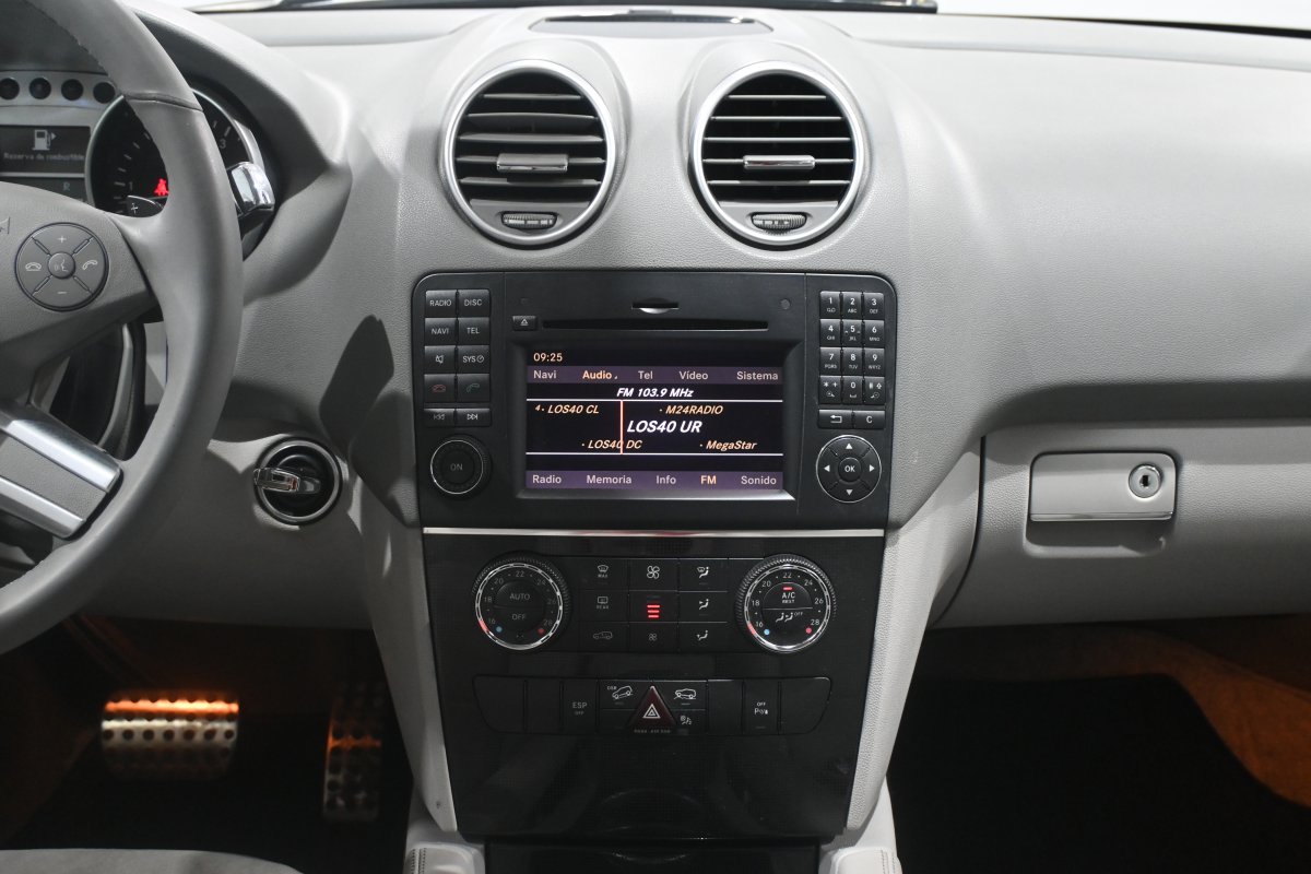Foto Mercedes-Benz ML 14