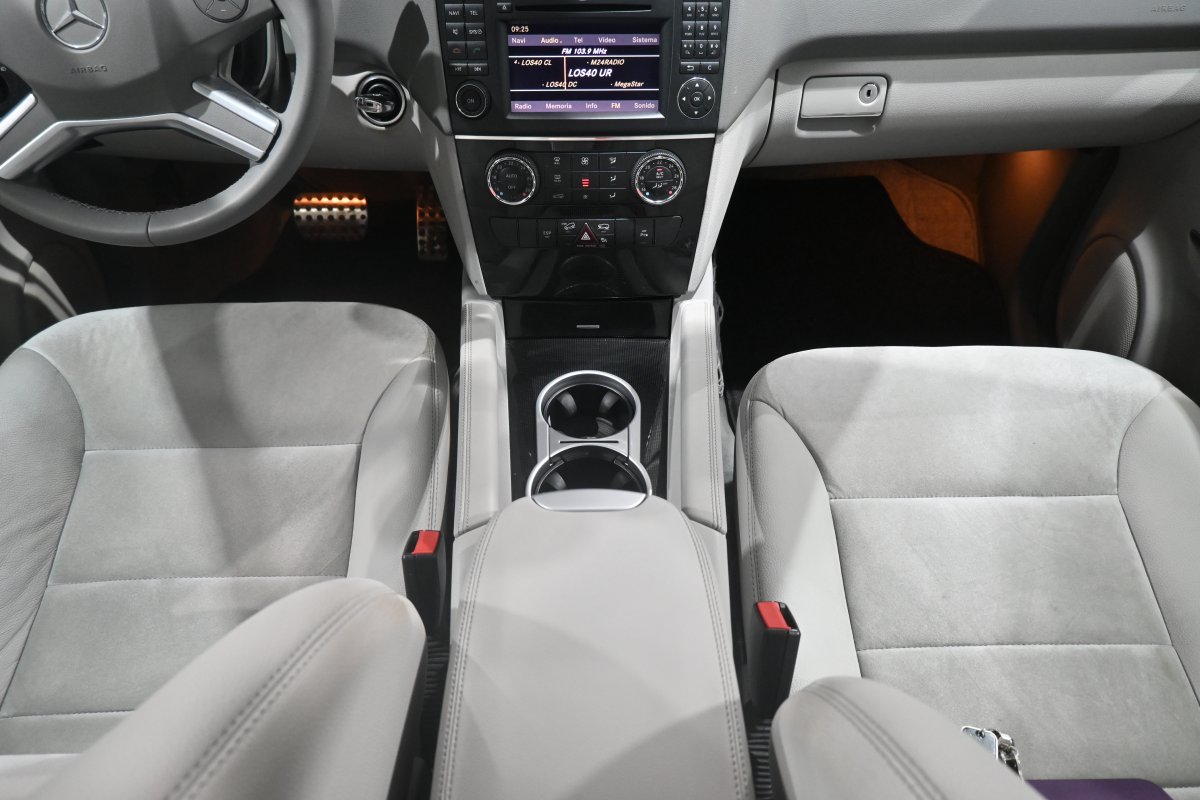 Foto Mercedes-Benz ML 17