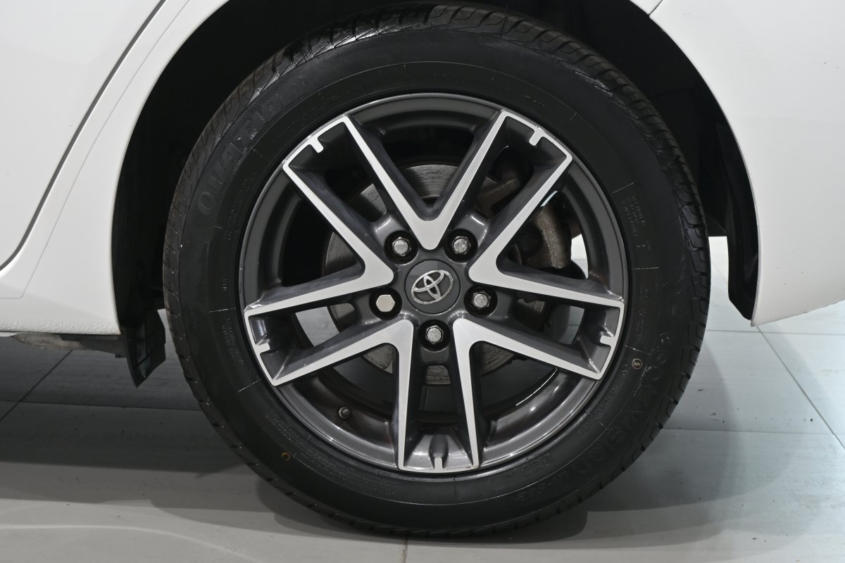 Foto Toyota Auris 27