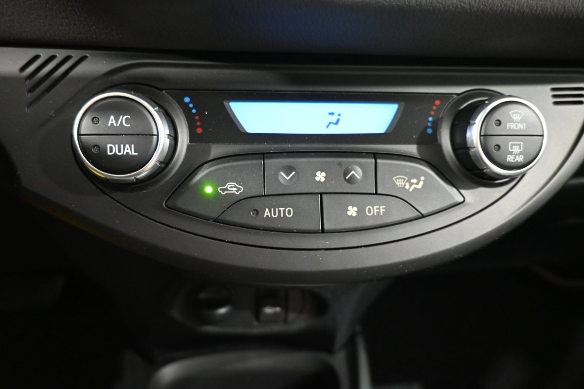 Foto Toyota Yaris 14