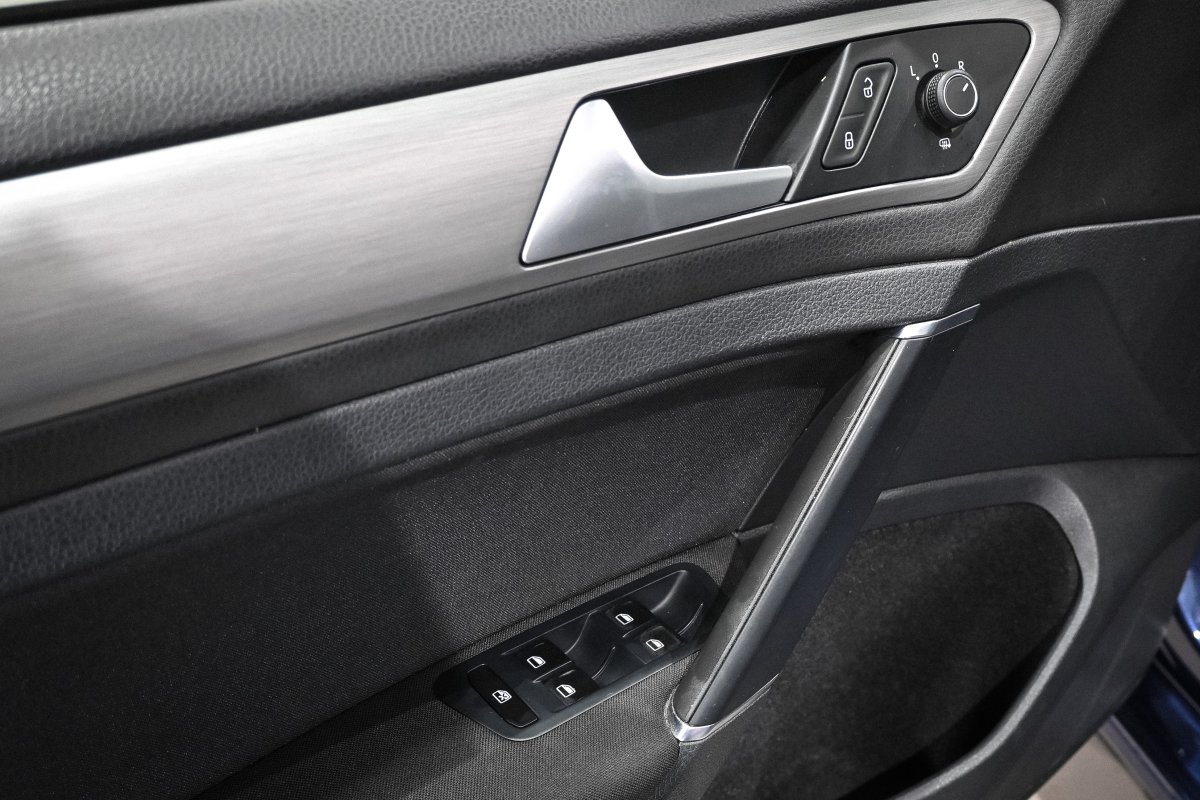 Foto Volkswagen Golf 30