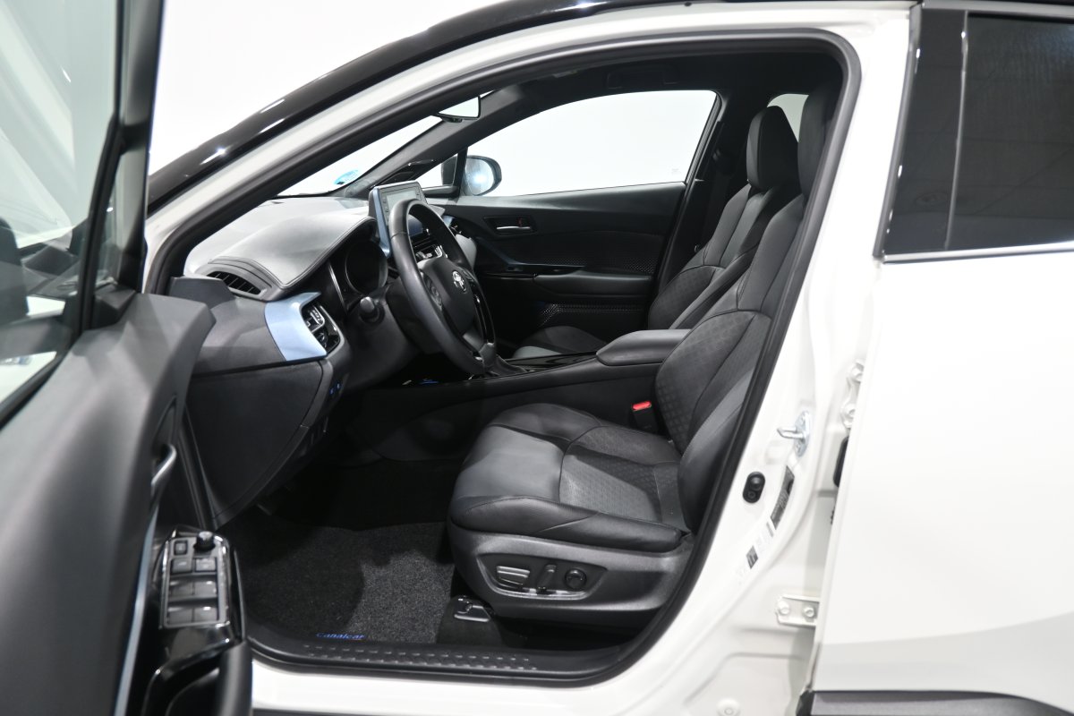 Foto Toyota C-HR 10