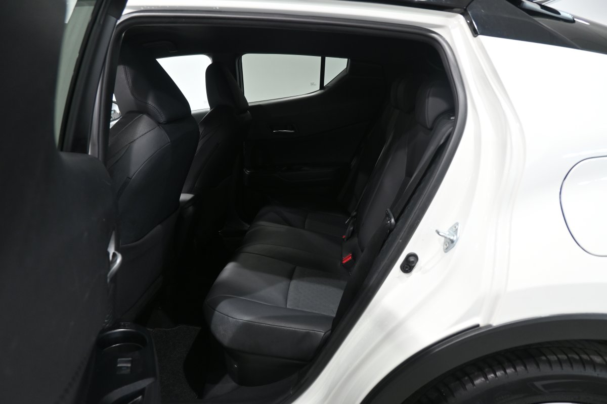 Foto Toyota C-HR 11