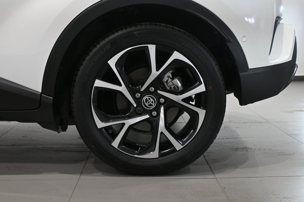 Foto Toyota C-HR 29