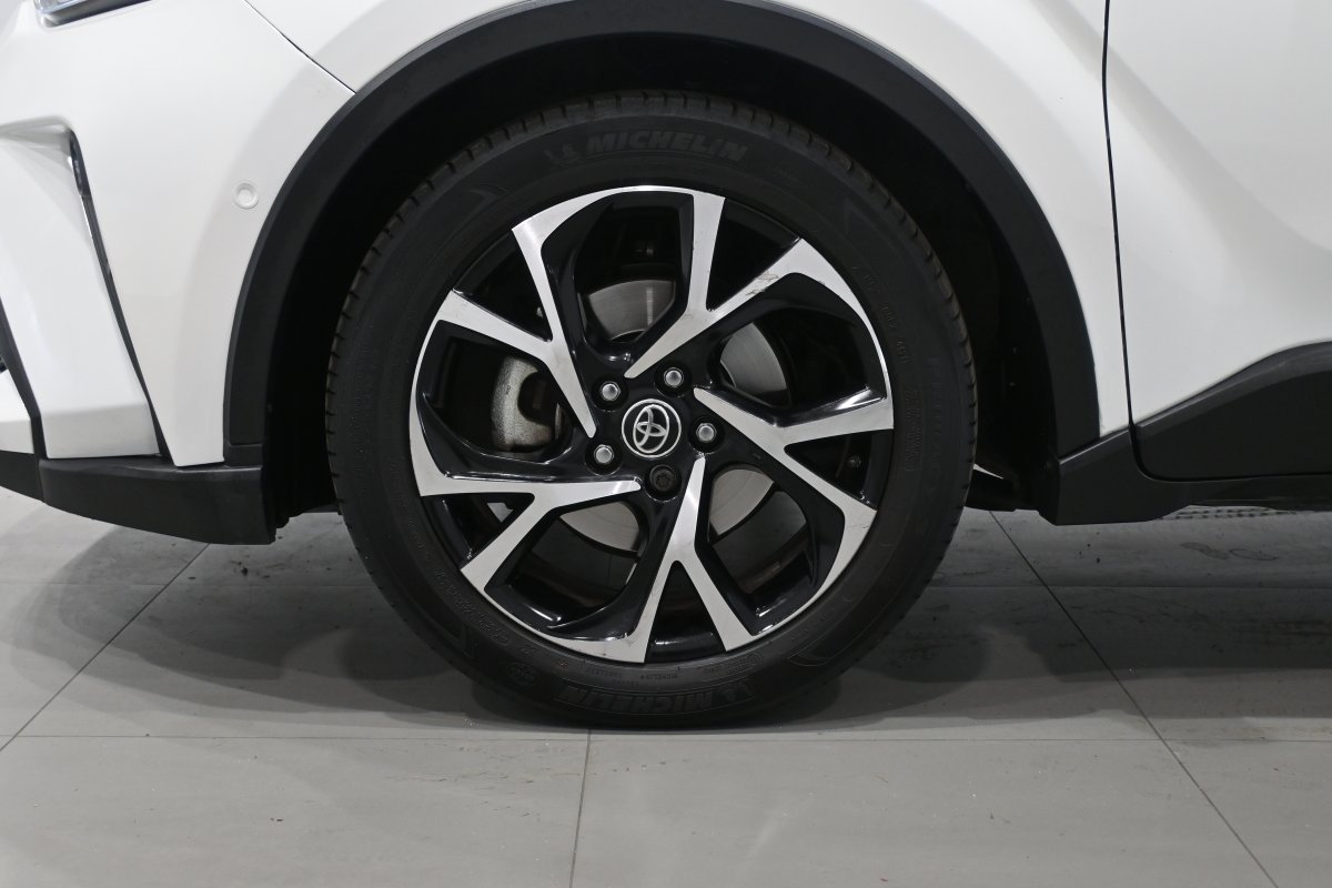 Foto Toyota C-HR 30