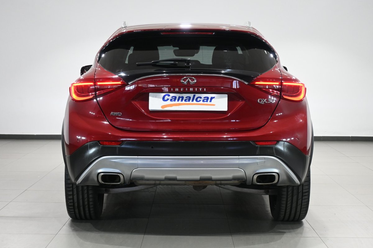 Foto Infiniti QX30 5