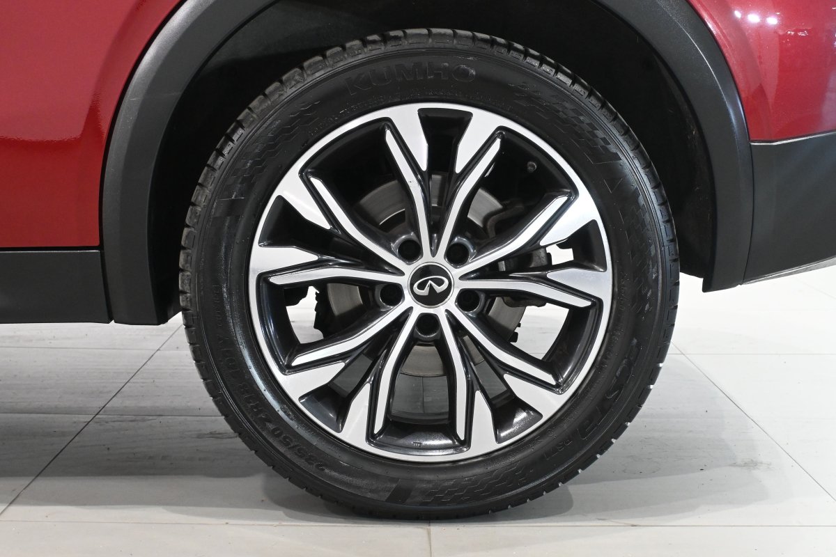 Foto Infiniti QX30 28