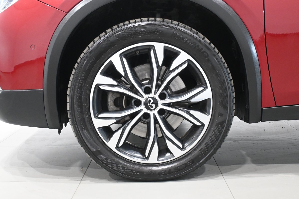 Foto Infiniti QX30 29