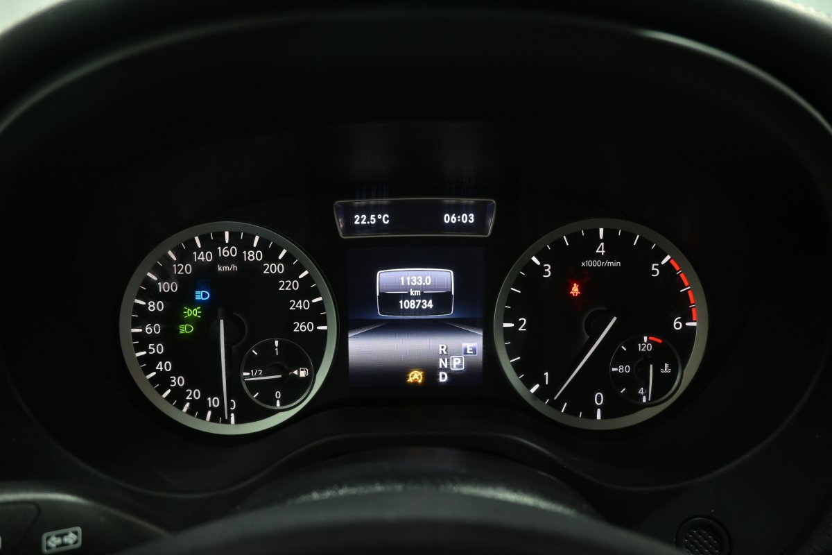 Foto Infiniti QX30 14