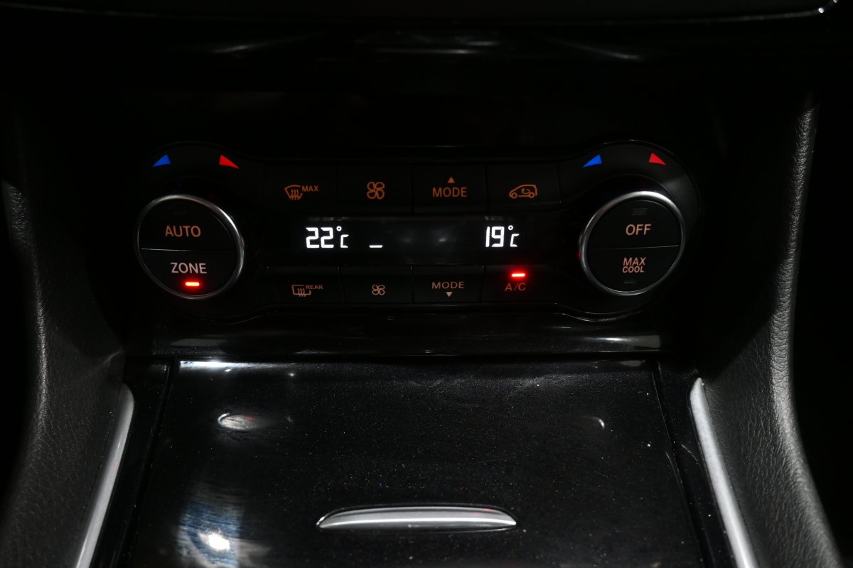 Foto Infiniti QX30 18