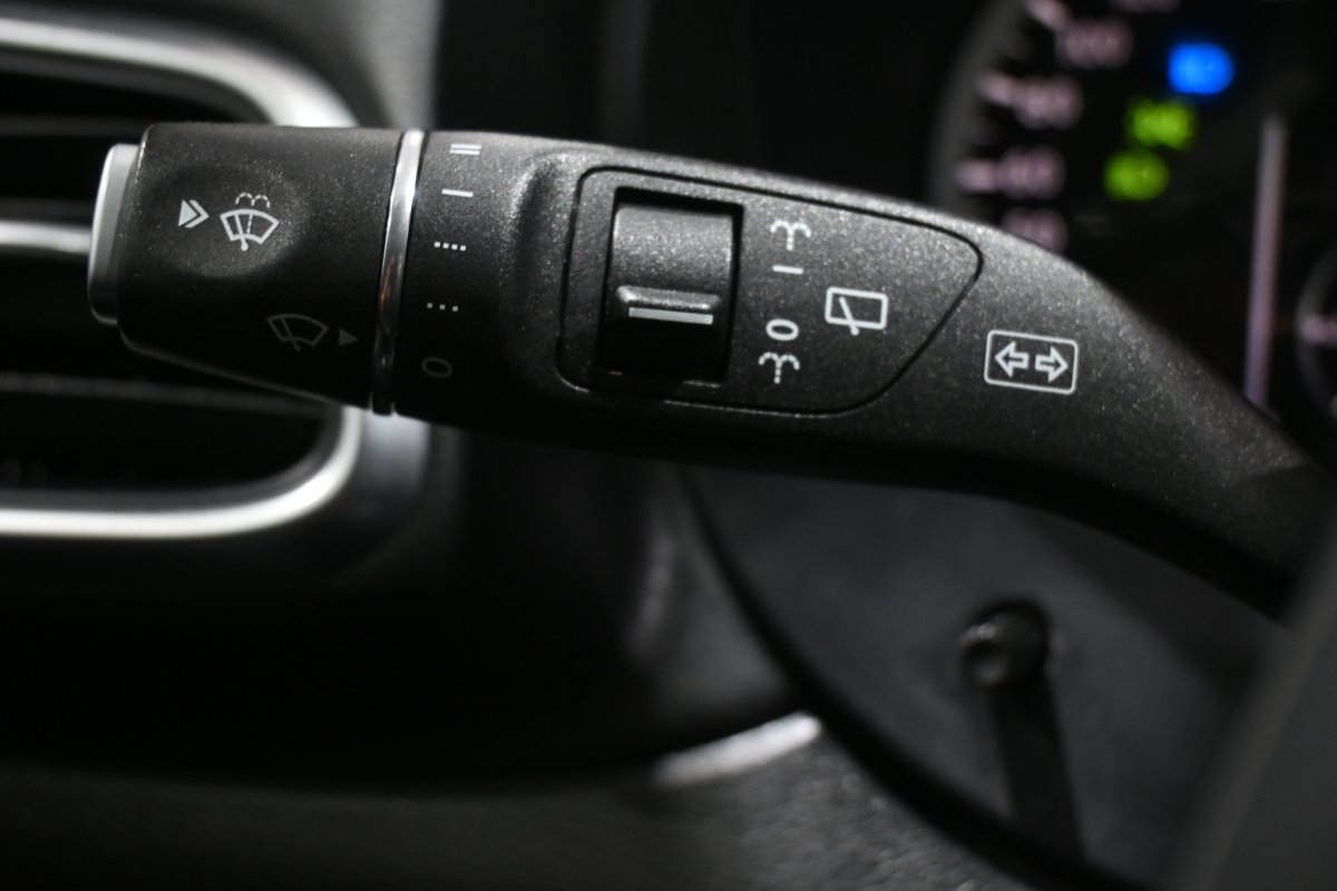 Foto Infiniti QX30 24