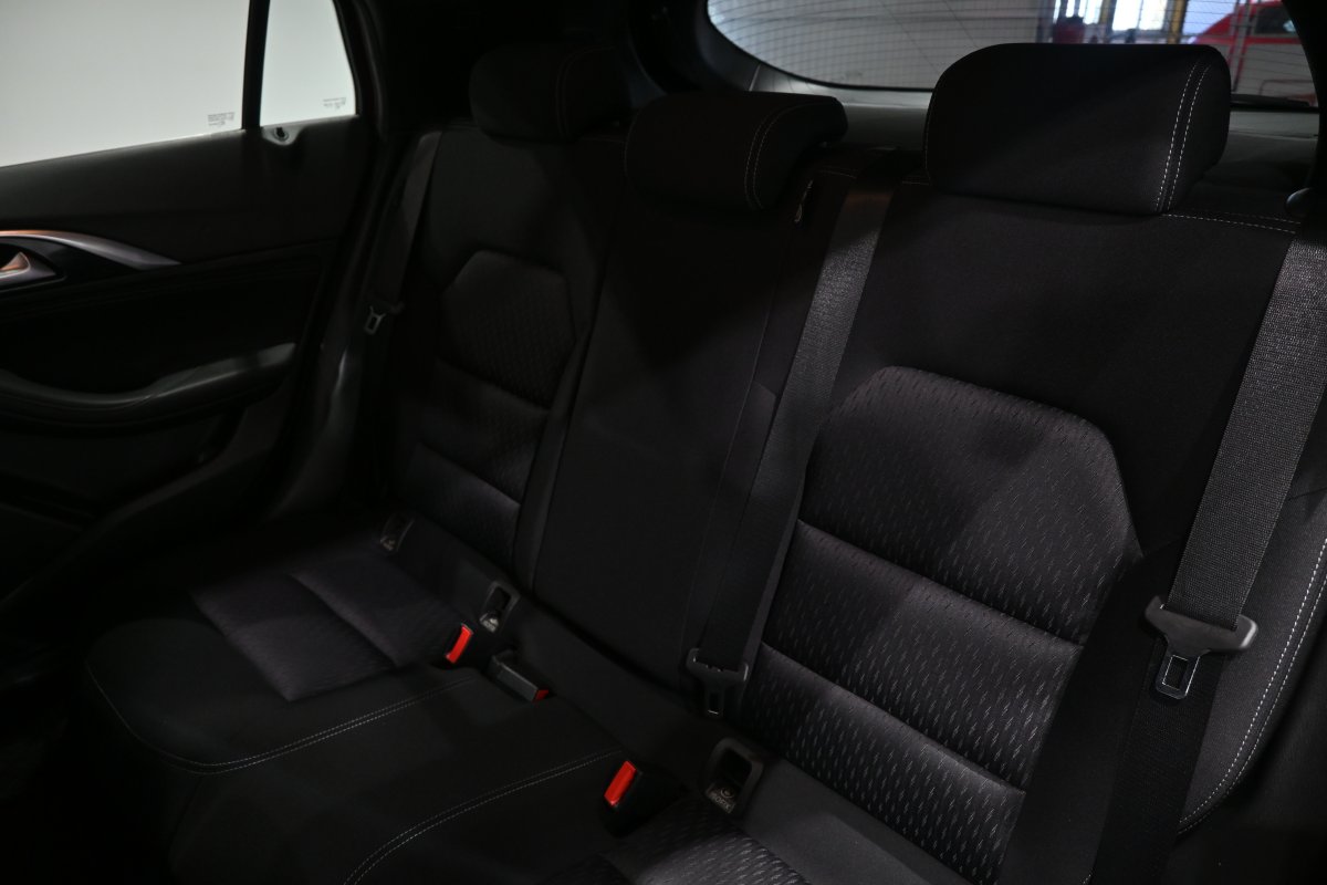 Foto Infiniti QX30 12