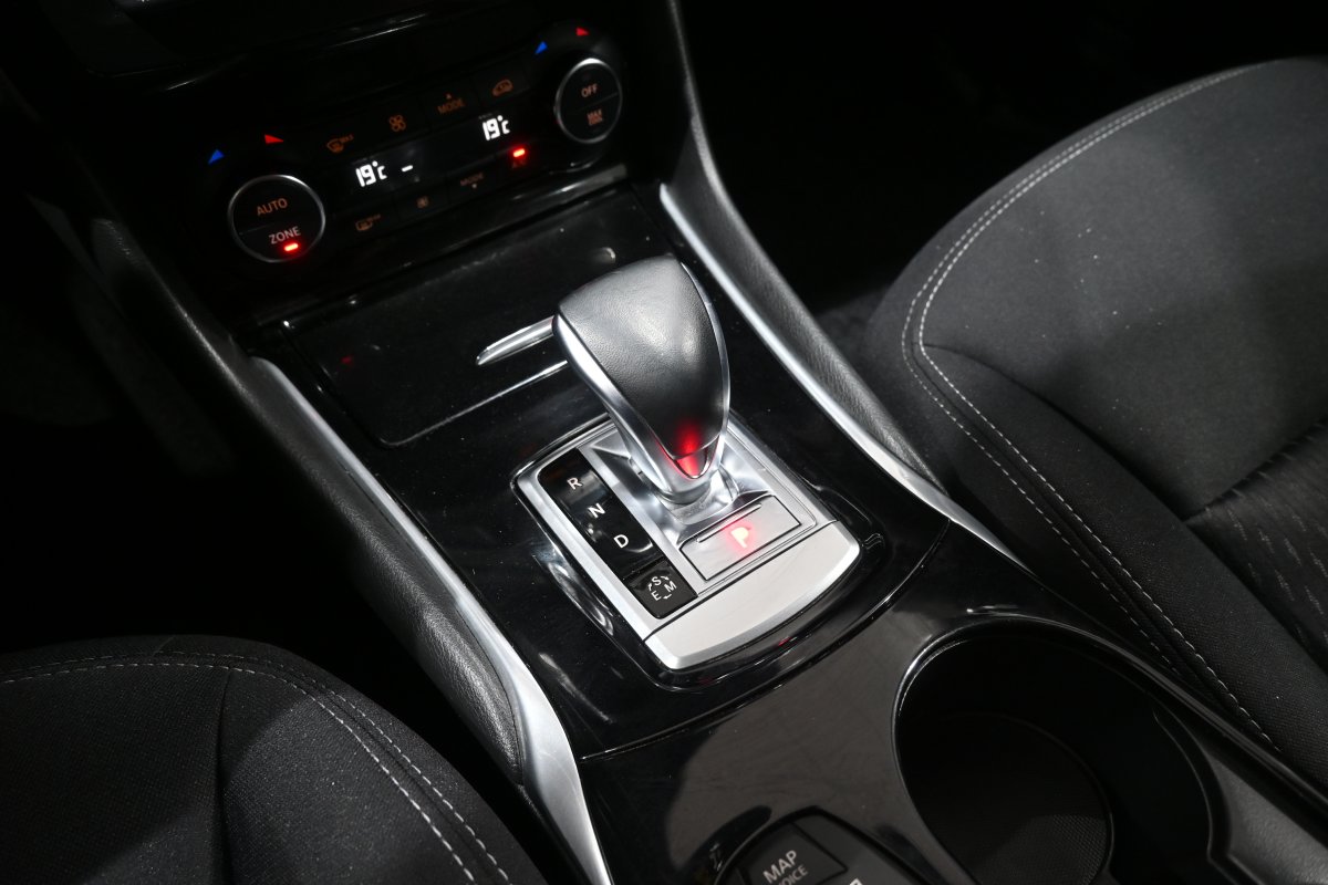 Foto Infiniti QX30 19