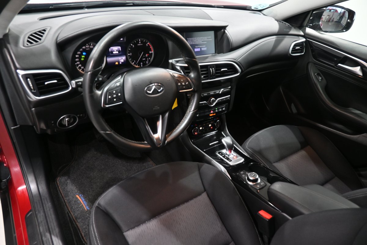 Foto Infiniti QX30 9