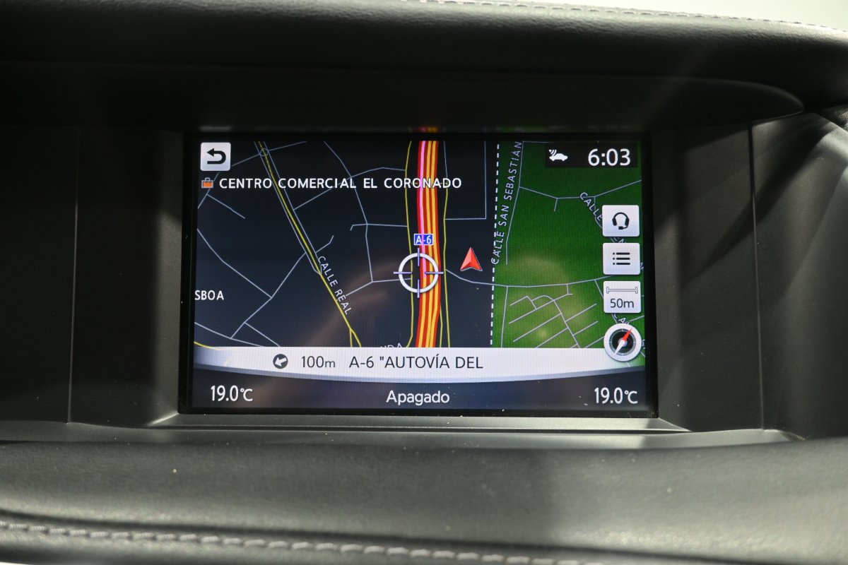 Foto Infiniti QX30 15