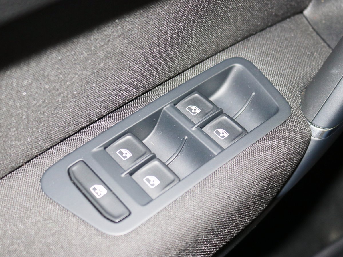 Foto Volkswagen Golf Sportsvan 22
