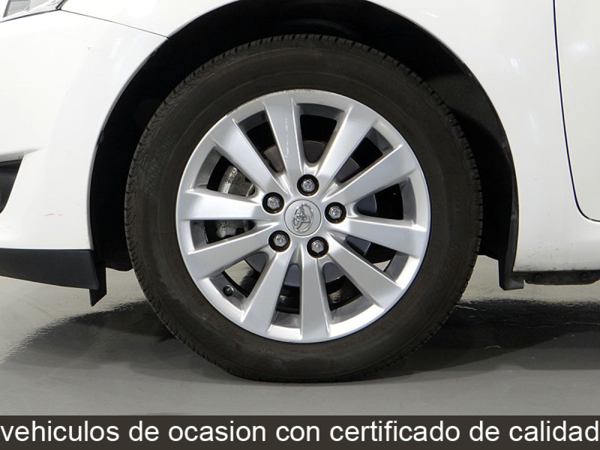 Foto Toyota Auris 16