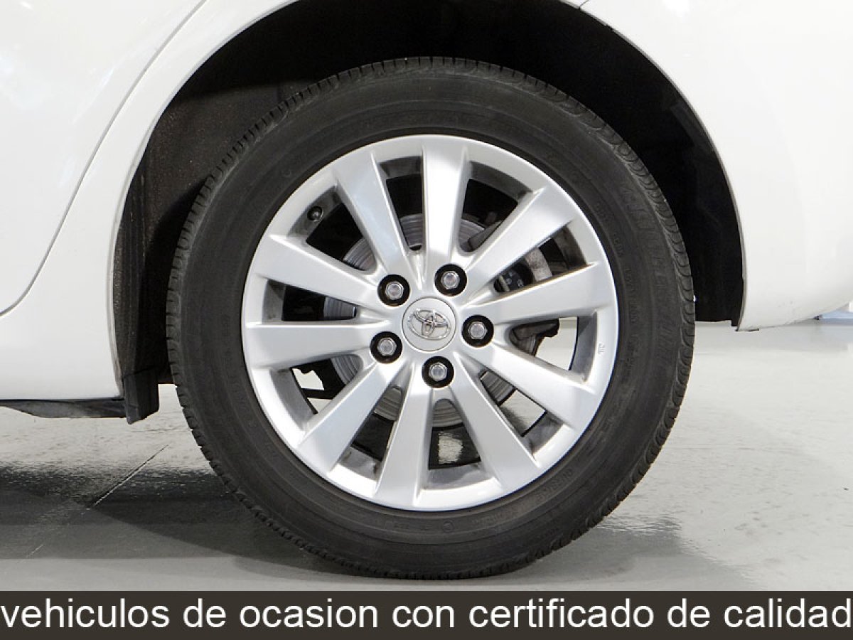 Foto Toyota Auris 17
