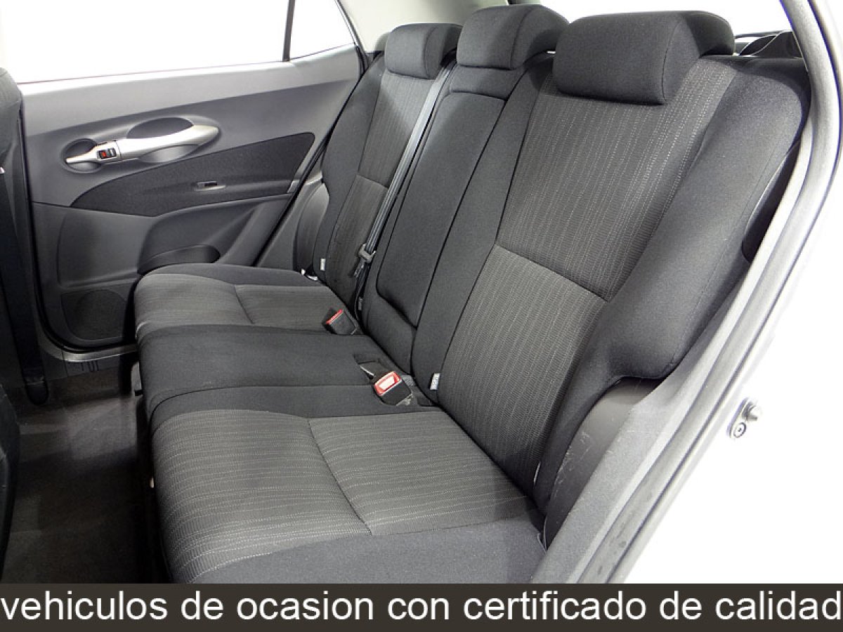 Foto Toyota Auris 23