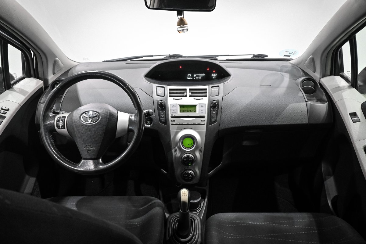 Foto Toyota Yaris 14