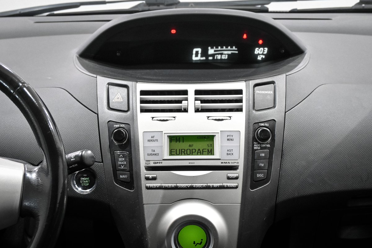 Foto Toyota Yaris 12