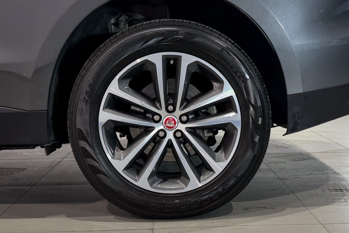 Foto Jaguar F-PACE 30