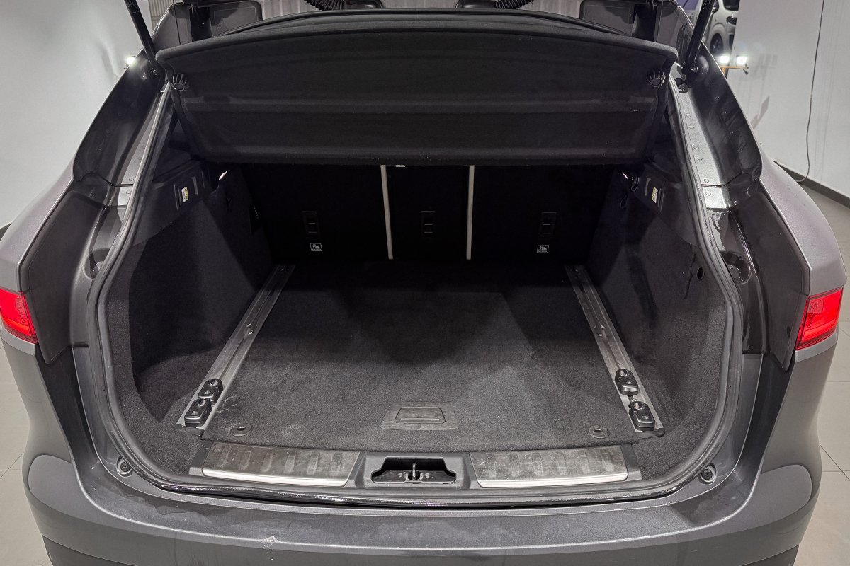 Foto Jaguar F-PACE 8