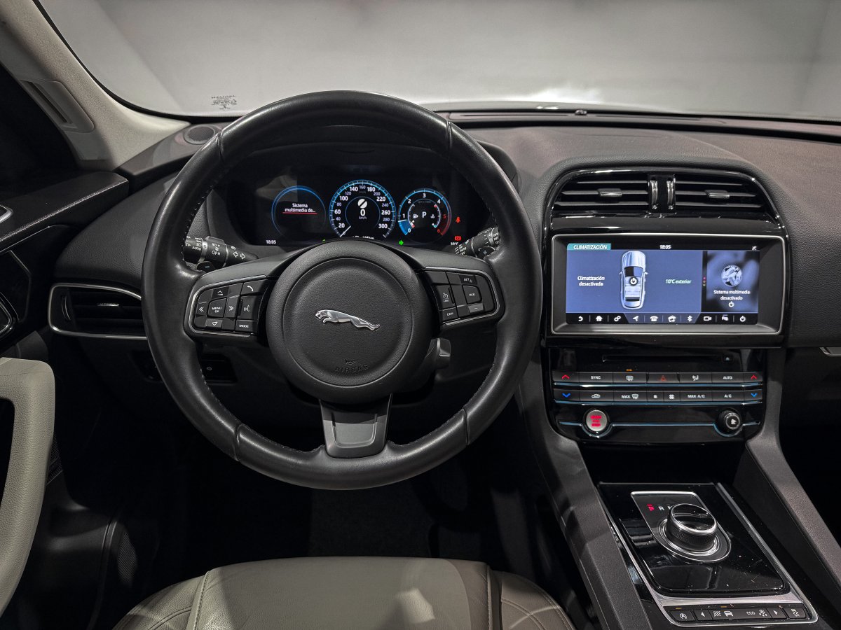 Foto Jaguar F-PACE 19