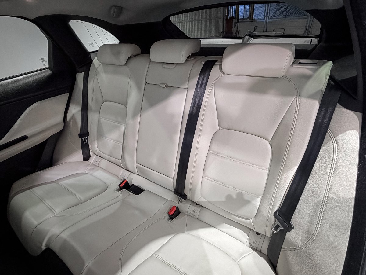 Foto Jaguar F-PACE 12