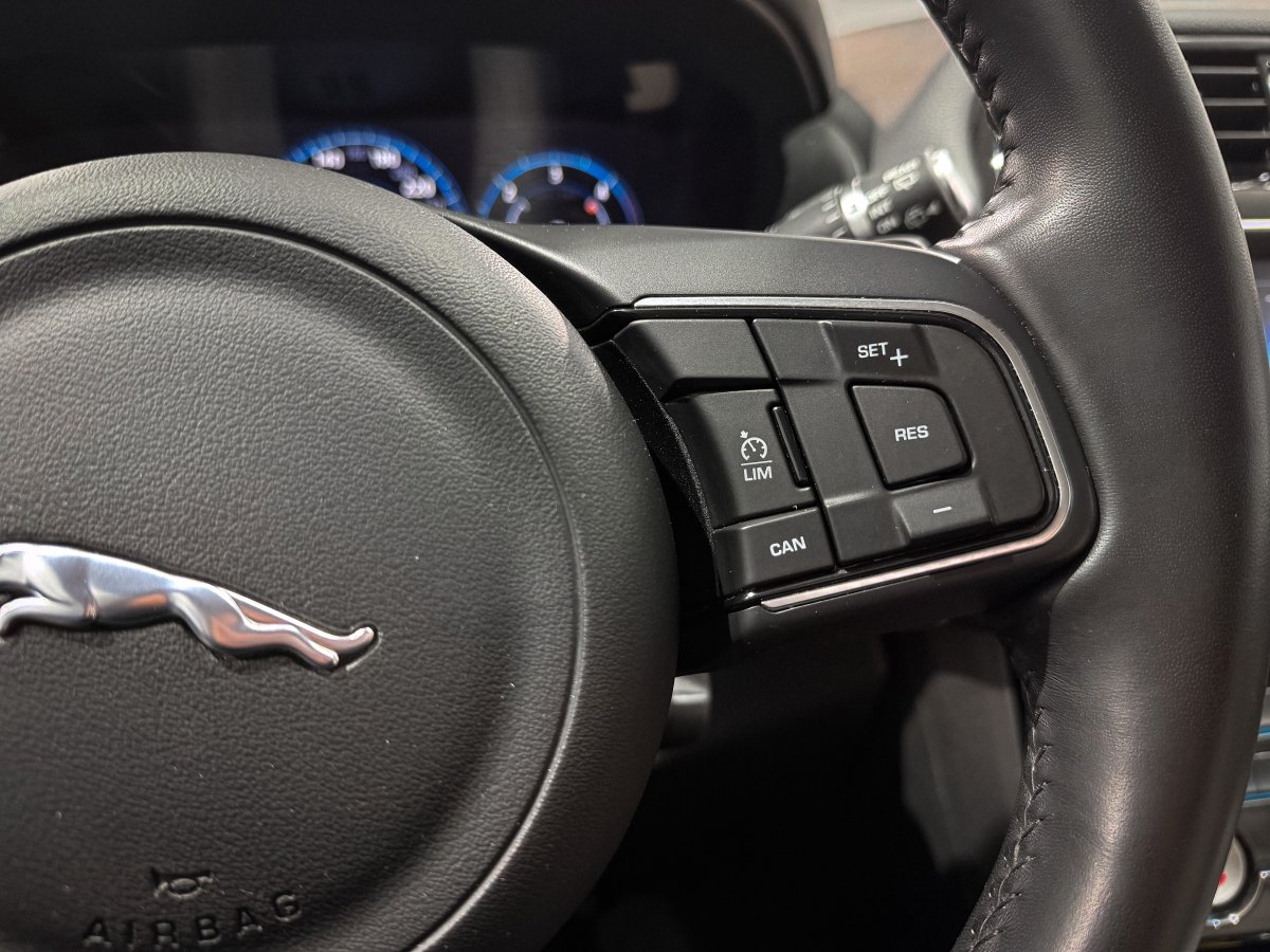 Foto Jaguar F-PACE 22