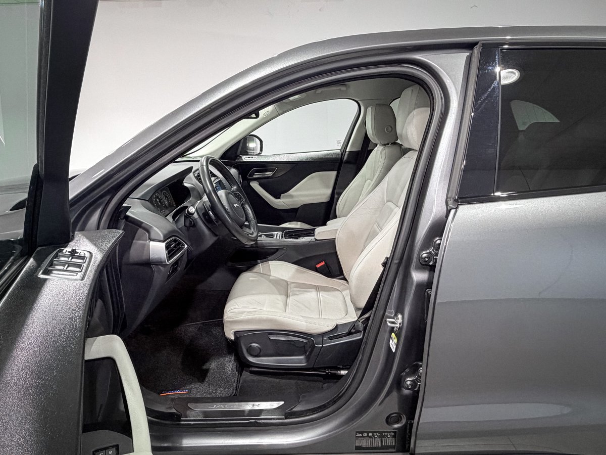 Foto Jaguar F-PACE 10