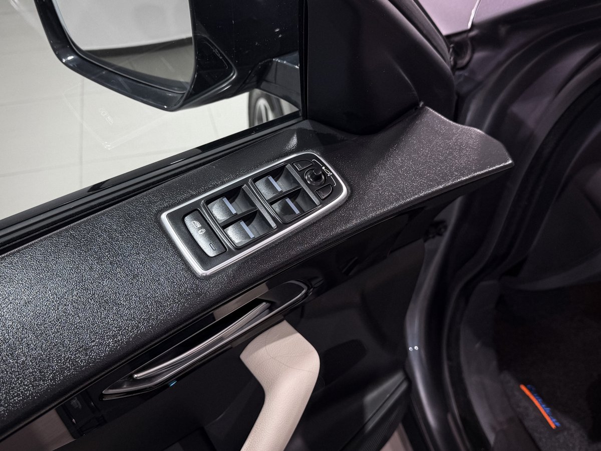 Foto Jaguar F-PACE 28