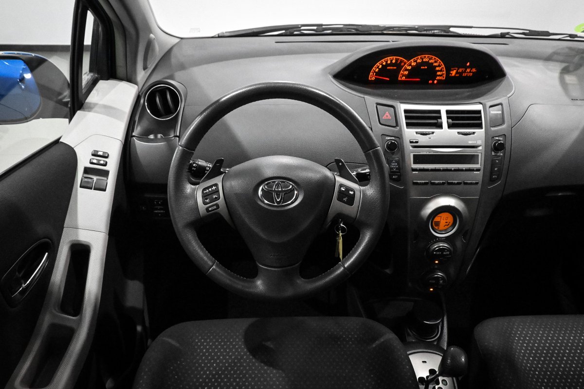 Foto Toyota Yaris 17