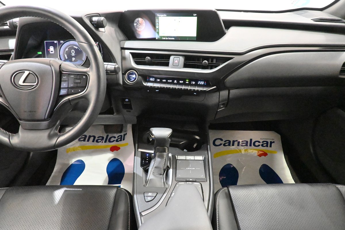 Foto Lexus UX 24