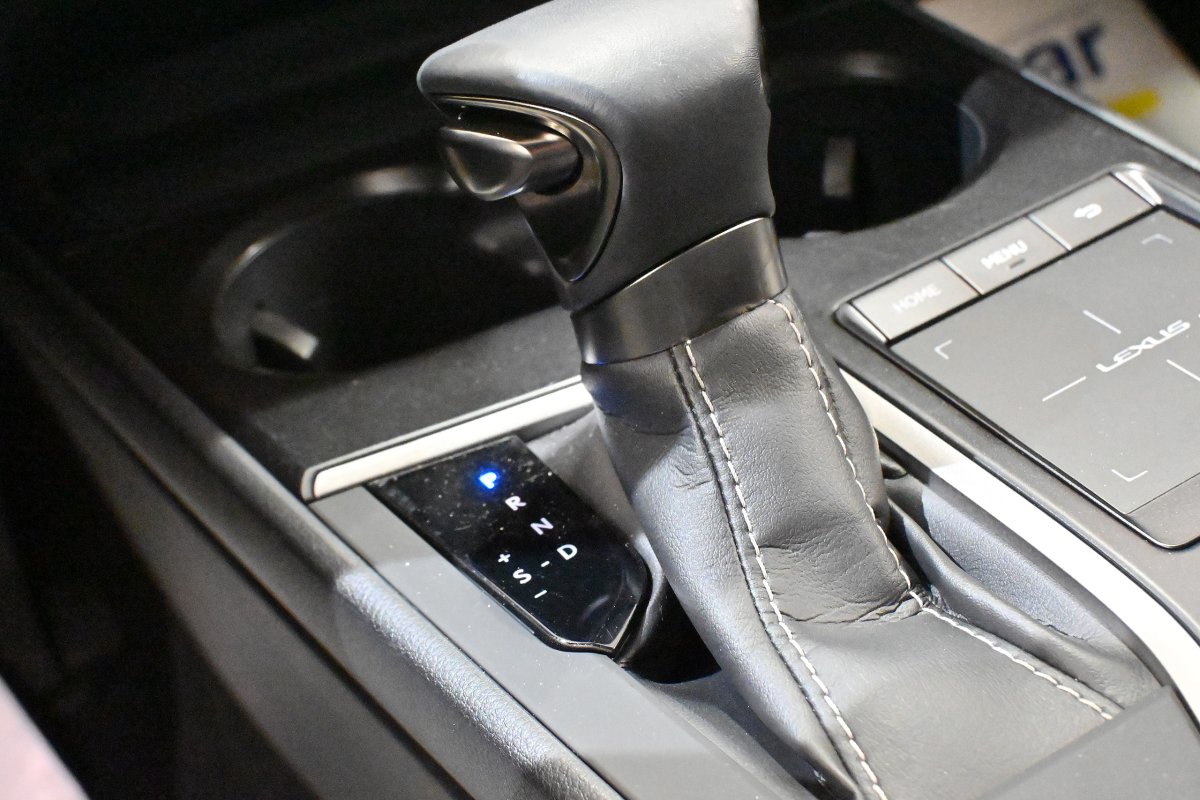 Foto Lexus UX 30