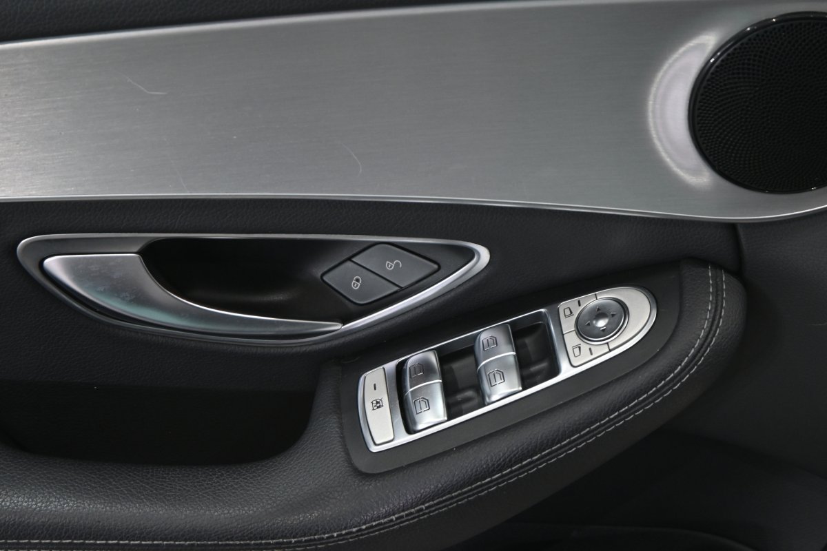 Foto Mercedes-Benz C 26