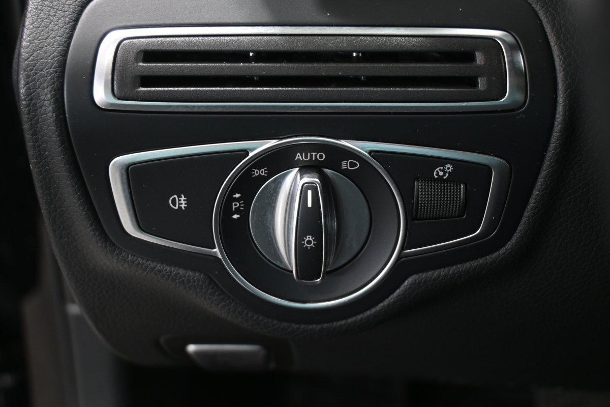 Foto Mercedes-Benz C 25