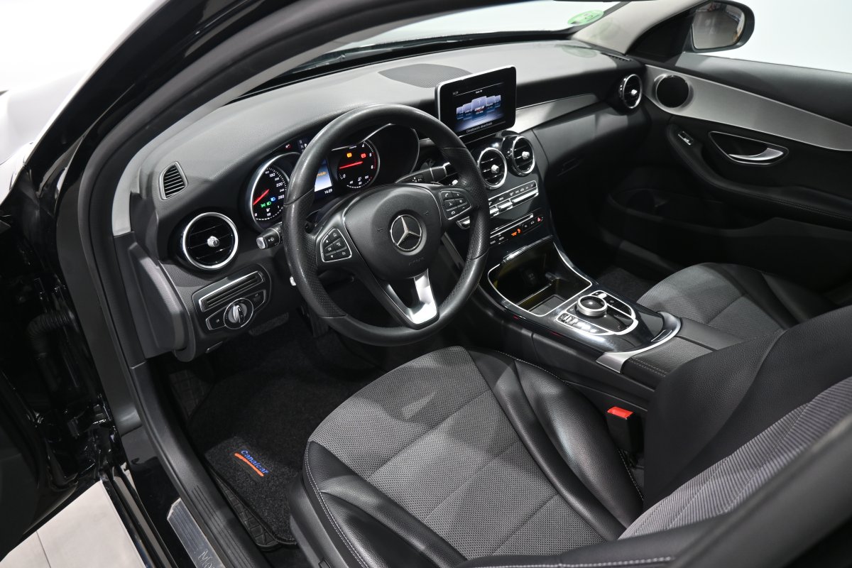 Foto Mercedes-Benz C 10