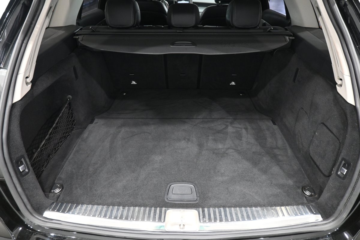 Foto Mercedes-Benz C 8