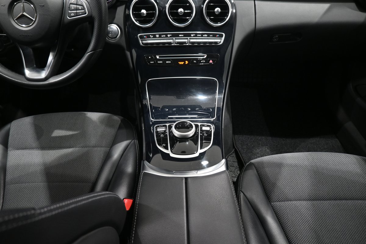 Foto Mercedes-Benz C 18