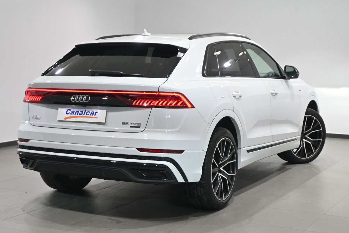 Foto Audi Q8 4