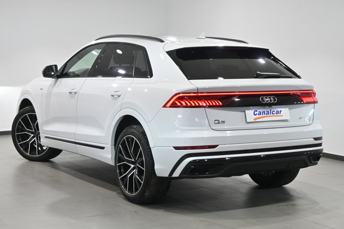 Foto Audi Q8 6
