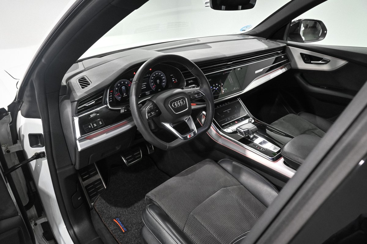 Foto Audi Q8 11