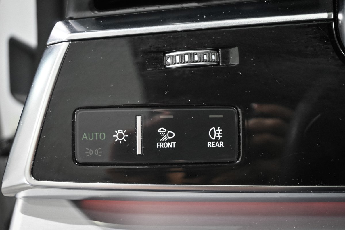 Foto Audi Q8 36