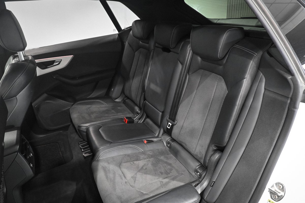 Foto Audi Q8 13
