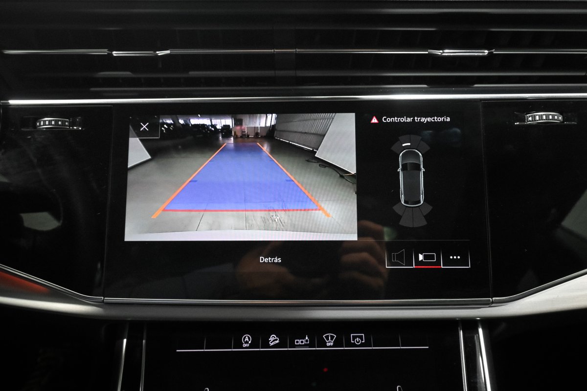 Foto Audi Q8 20